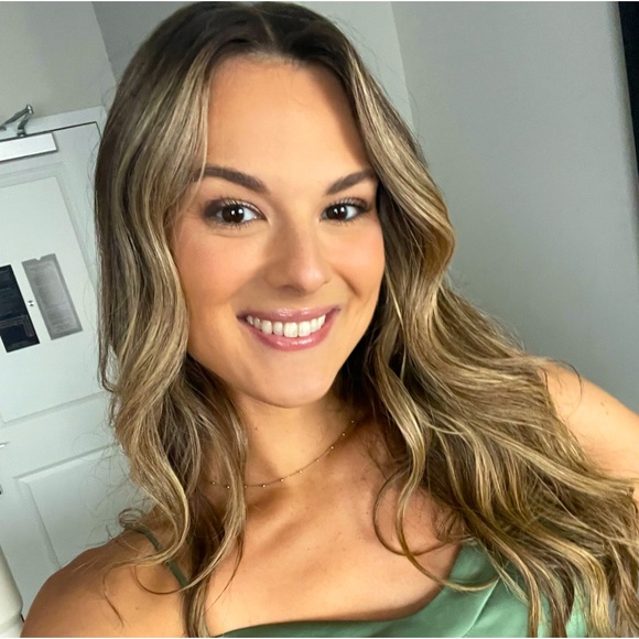 Meet your Posher, Claire - Picture 1 of 1